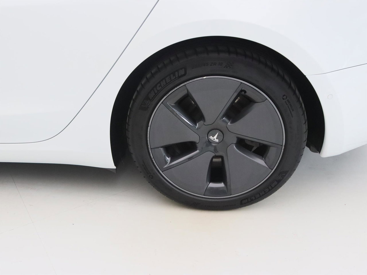Tesla Model 3 Long-Range AWD 351pk 75 kWh FACELIFT [ WARMTEPOMP+AUTOPILOT+620KM WLTP+PREMIUM AUDIO ] 22