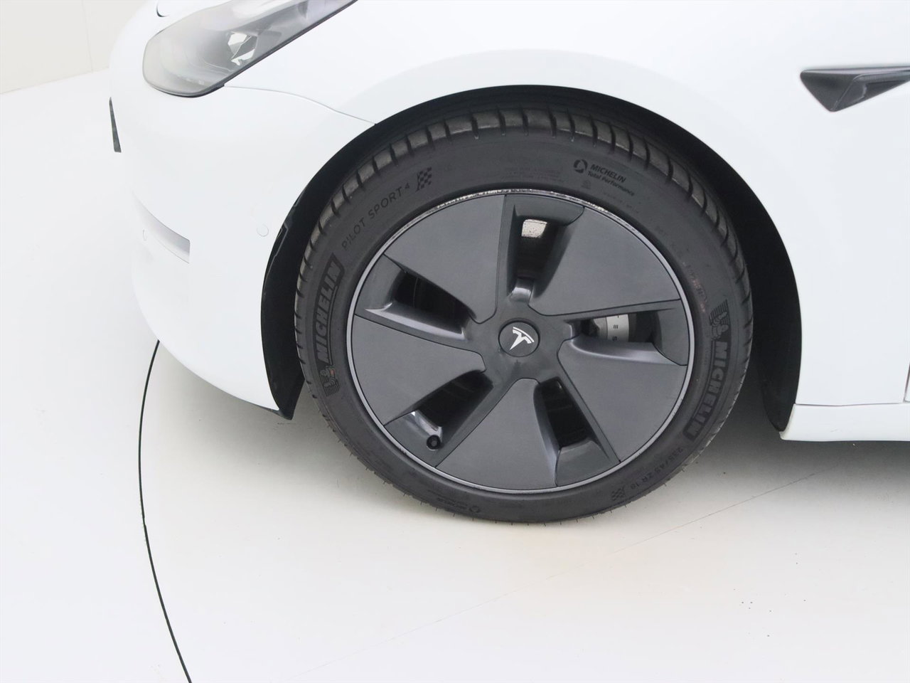 Tesla Model 3 Long-Range AWD 351pk 75 kWh FACELIFT [ WARMTEPOMP+AUTOPILOT+620KM WLTP+PREMIUM AUDIO ] 21