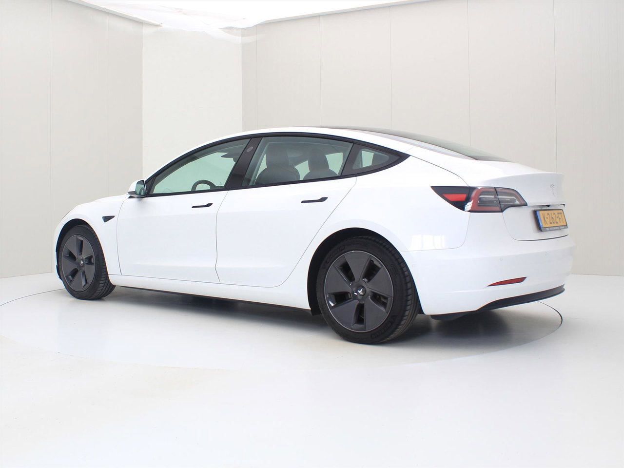 Tesla Model 3 Long-Range AWD 351pk 75 kWh FACELIFT [ WARMTEPOMP+AUTOPILOT+620KM WLTP+PREMIUM AUDIO ] 3