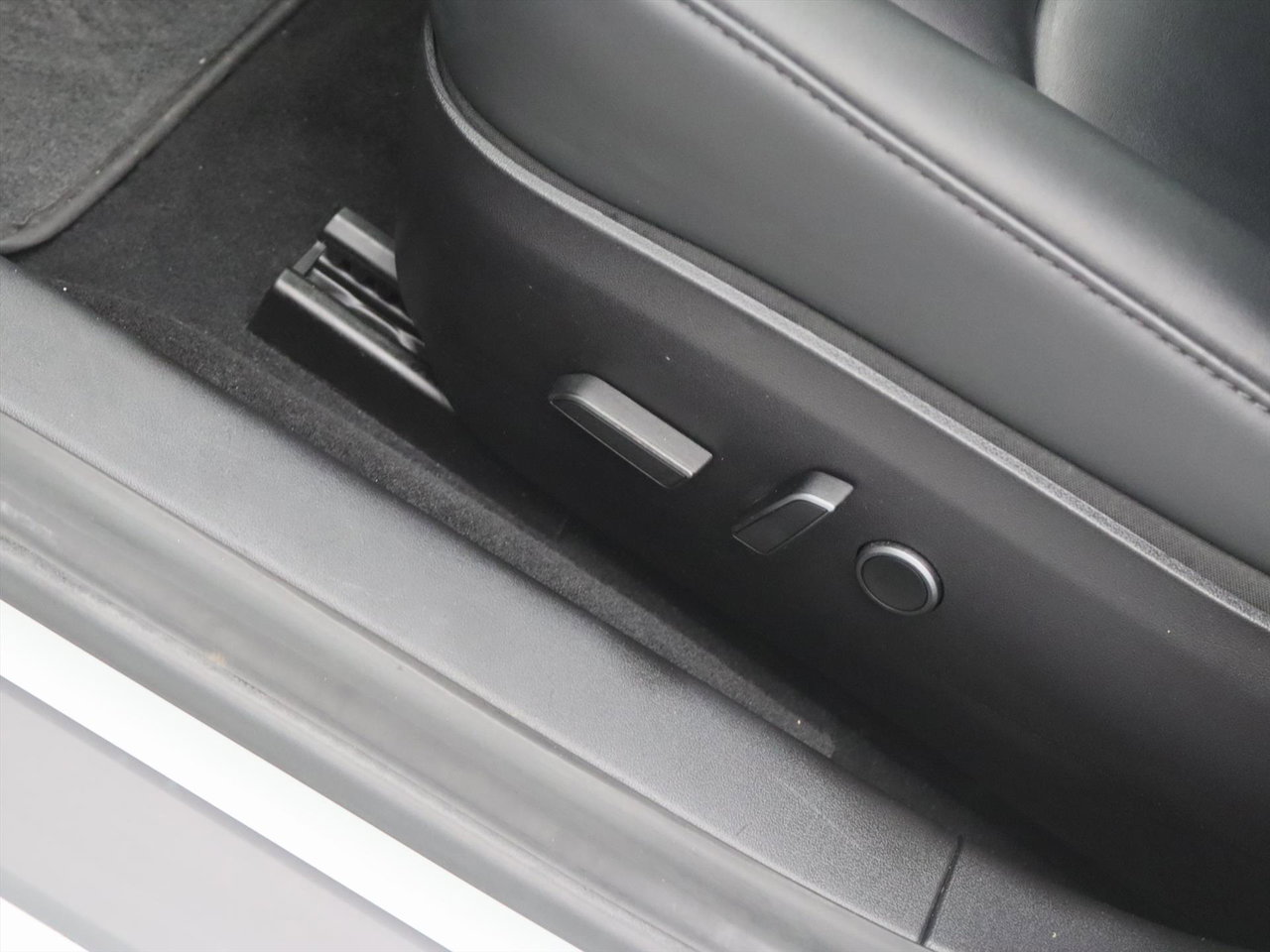 Tesla Model 3 Long-Range AWD 351pk 75 kWh FACELIFT [ WARMTEPOMP+AUTOPILOT+620KM WLTP+PREMIUM AUDIO ] 24