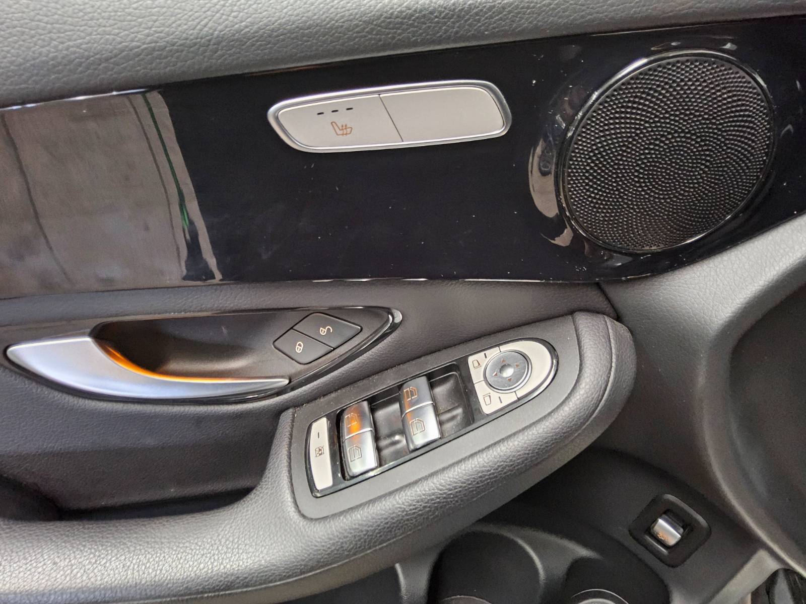 Mercedes-Benz GLC 200 d 4M Navi LED RFK AHK Keyless 9