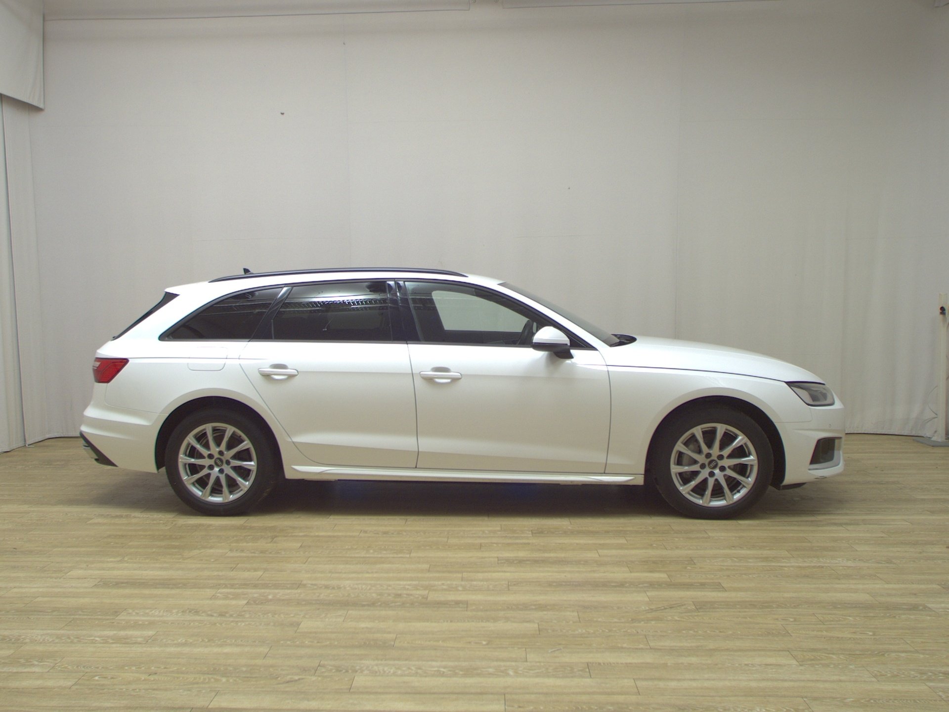Audi A4 Avant 40 TDI advanced Navi+ LED vc Shz PDC
