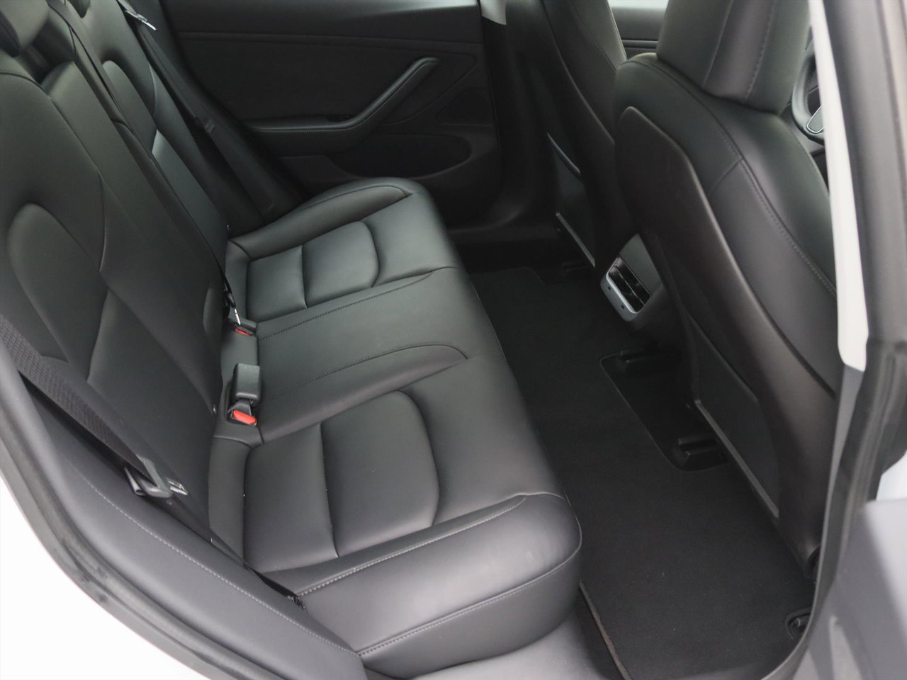 Tesla Model 3 Long-Range AWD 351pk 75 kWh [ AUTOPILOT+620KM WLTP+PREMIUM AUDIO ] 13