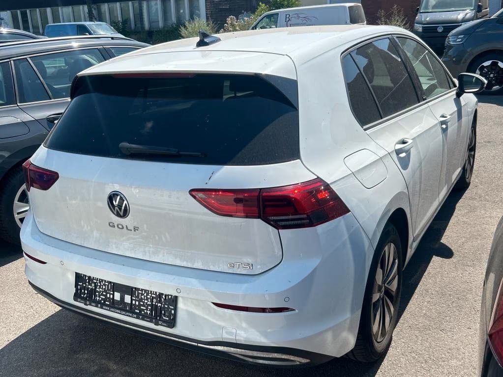 Volkswagen Golf 1.0 2024 4