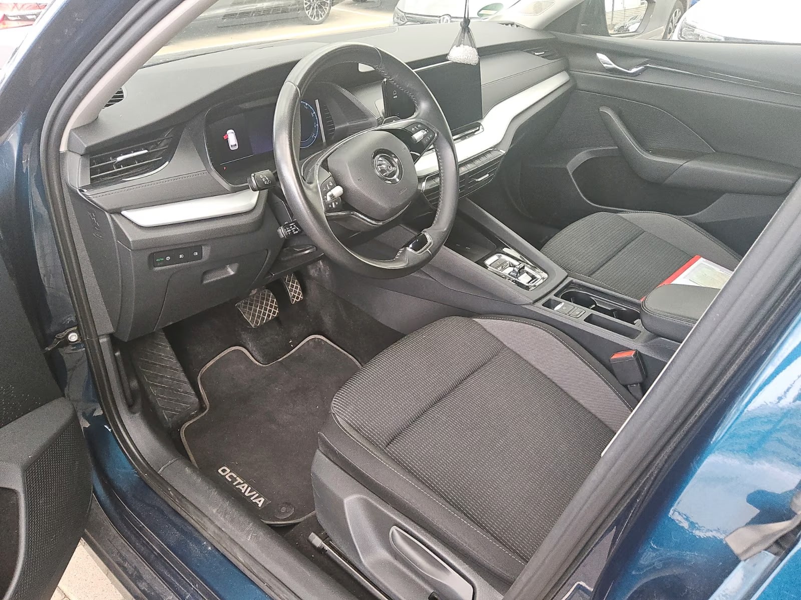 Skoda Octavia 2.0 2023 5