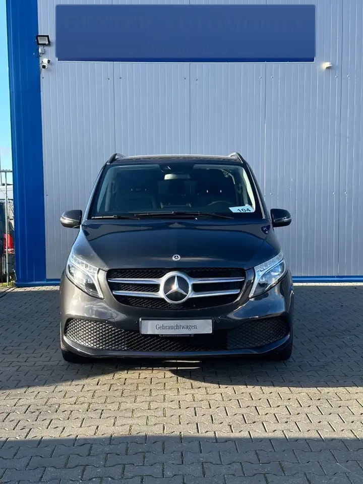 Mercedes-Benz V 300 LANG AIRMATIC PANO LIEGEPAKET EL.TÜREN AHK 2