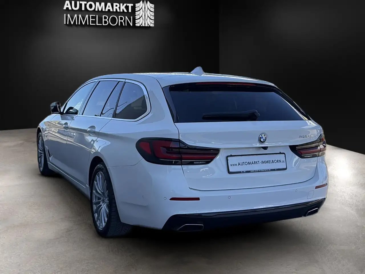 BMW 520 e VollLeder*LiceCP*LED*Navi+*4xSH*HUD*Sport 5