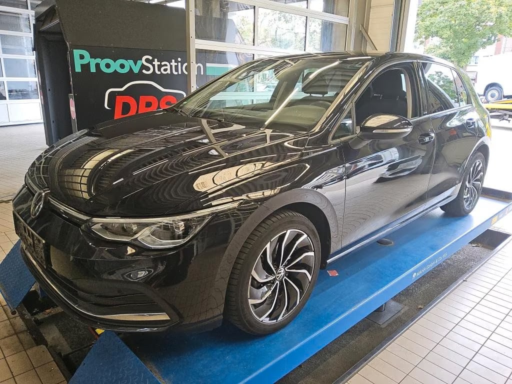 Volkswagen Golf 1.0 2023