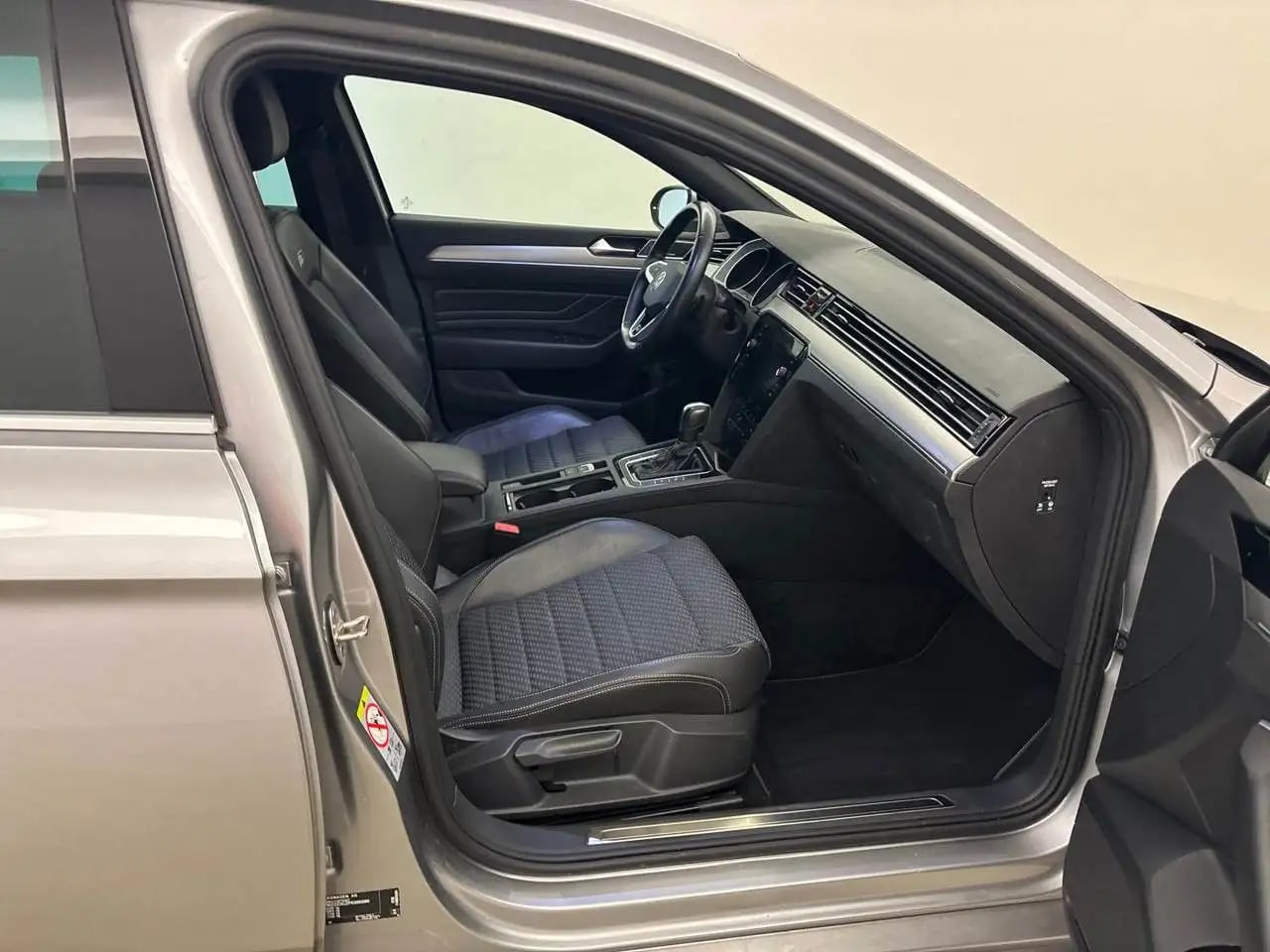 Volkswagen Passat R Line Matrix*ACC*H&K*AHK*Massag*Kamera 7