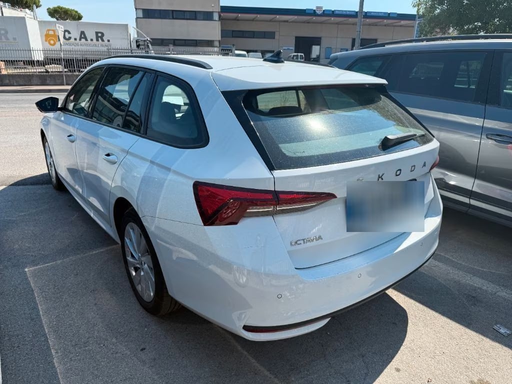 Skoda Octavia 2.0 2024 4