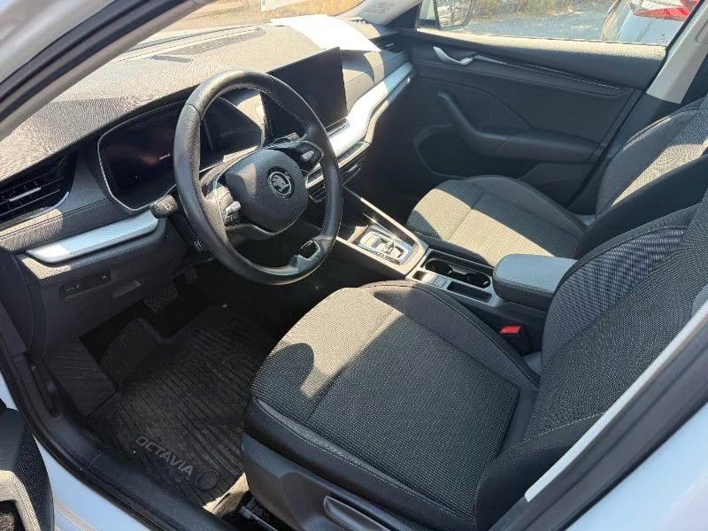 Skoda Octavia 2.0 2024 6