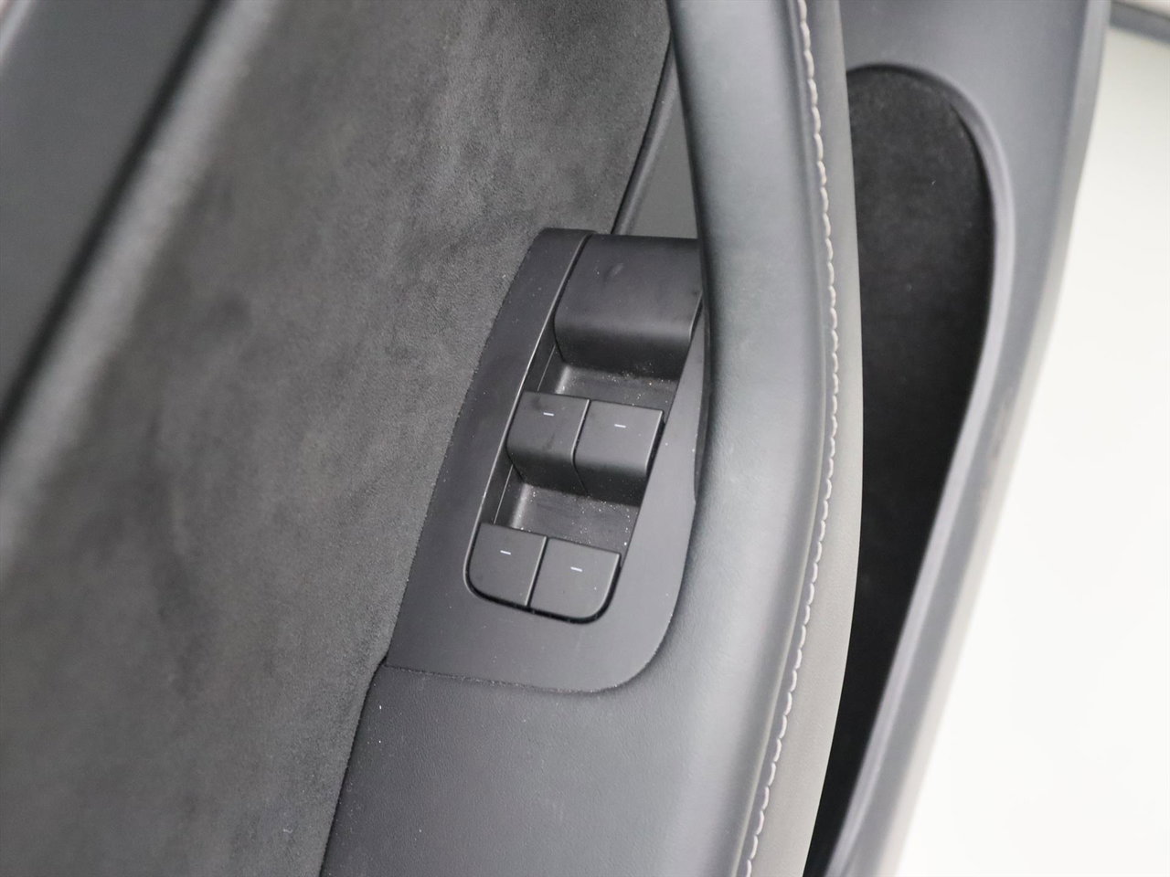 Tesla Model Y Long Range AWD 75kWh 351pk SoH AMD RYZEN [ TREKHAAK+AUTOPILOT+20 INCH+PREMIUM AUDIO ] 24