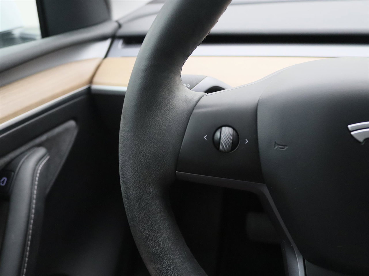 Tesla Model Y Long Range AWD 75kWh 351pk SoH AMD RYZEN [ TREKHAAK+AUTOPILOT+20 INCH+PREMIUM AUDIO ] 27