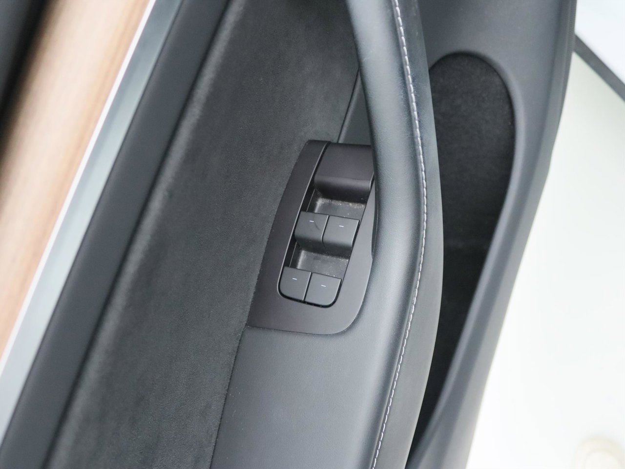 Tesla Model Y Long Range AWD 75kWh 351pk 93.4% SoH [ AMD RYZEN+AUTOPILOT+19 INCH+PREMIUM AUDIO ] 24