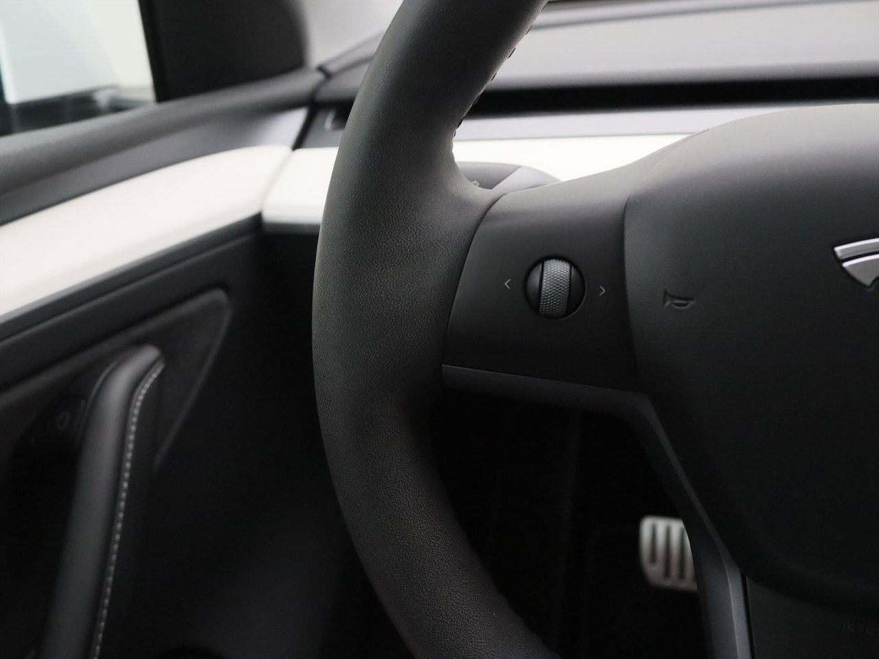 Tesla Model Y Performance 534pk AWD 90.9% SoH [ TREKHAAK+FSD+WIT LEDER+21 INCH+WARMTEPOMP+RYZEN ] 19