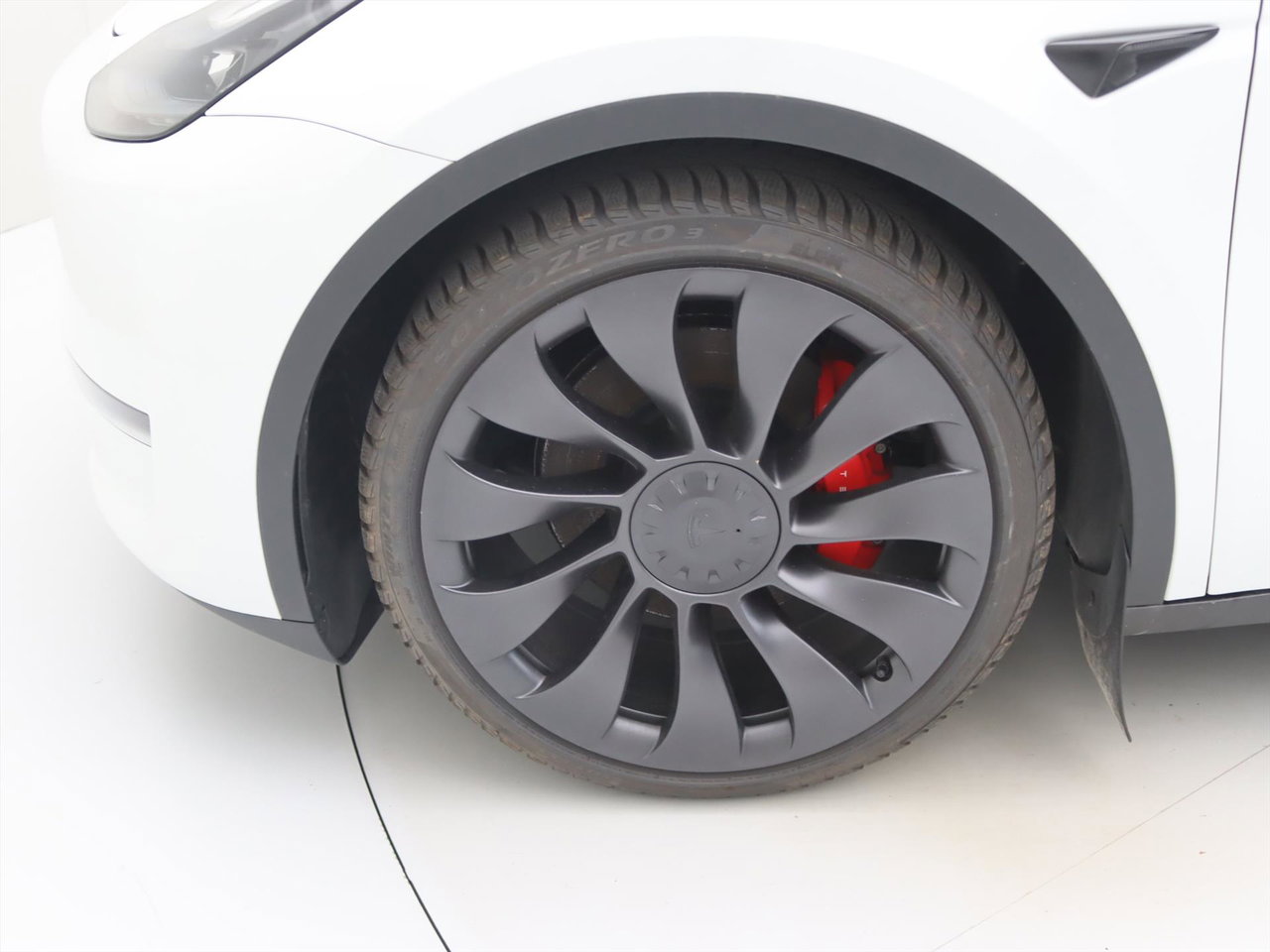Tesla Model Y Performance 534pk AWD 90.9% SoH [ TREKHAAK+FSD+WIT LEDER+21 INCH+WARMTEPOMP+RYZEN ] 10
