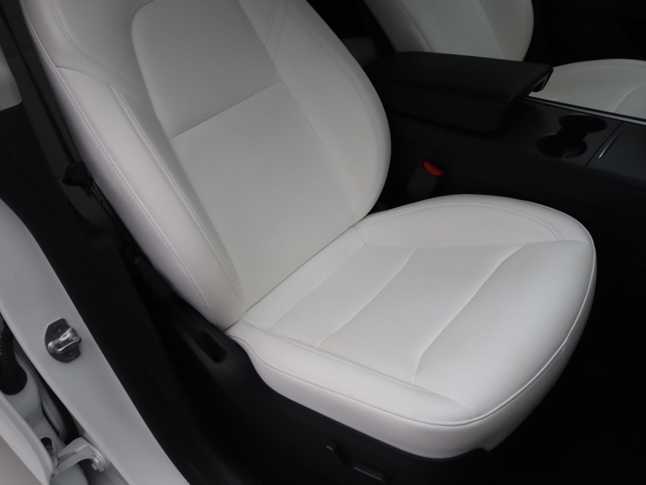 Tesla Model Y Performance 534pk AWD 90.9% SoH [ TREKHAAK+FSD+WIT LEDER+21 INCH+WARMTEPOMP+RYZEN ] 14