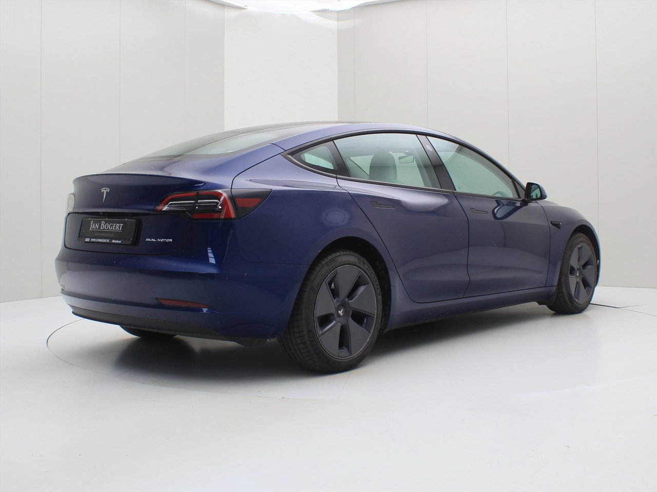 Tesla Model 3 Long-Range AWD 351pk 75 kWh 93.1% SoH UPGRADE [ WIT LEDER+AMD RYZEN+WARMTEPOMP+AUTOPILOT ]