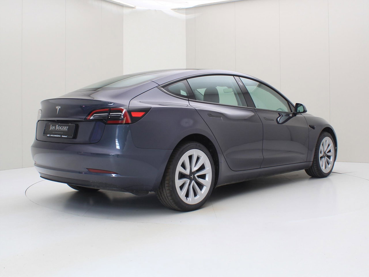 Tesla Model 3 Standard RWD Plus FACELIFT [ AMD RYZEN+WARMTEPOMP+AUTOPILOT+60 kWh+PREMIUM AUDIO ]