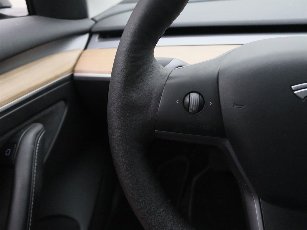 Tesla Model 3 Long-Range AWD 351pk 75 kWh UPGRADE [ RYZEN AMD+WARMTEPOMP+AUTOPILOT ] 26
