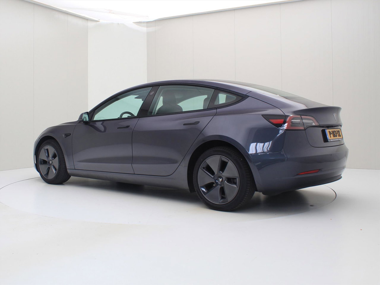 Tesla Model 3 Long-Range AWD 351pk 75 kWh FACELIFT [ AMD RYZEN+WARMTEPOMP+AUTOPILOT+PREMIUM AUDIO ] 3