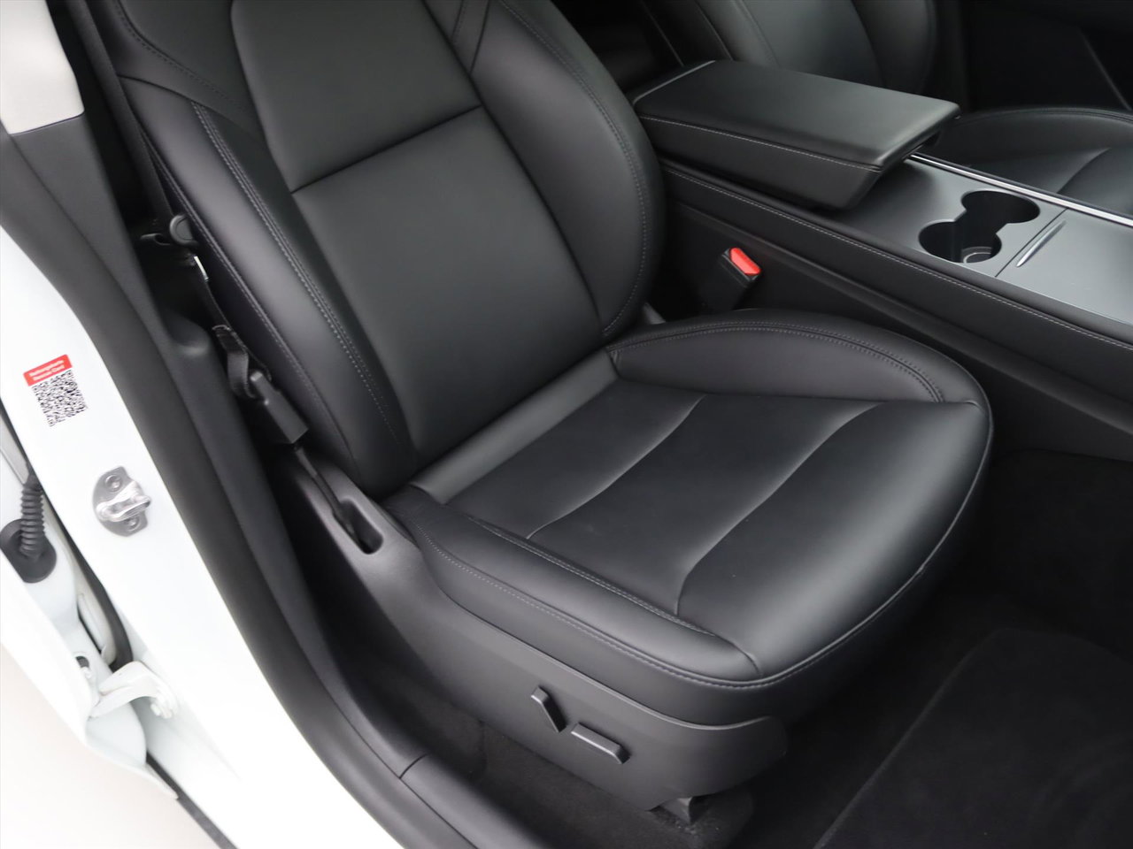 Tesla Model Y Long Range AWD 75kWh 351pk [ AMD RYZEN+AUTOPILOT+19 INCH+PREMIUM AUDIO ] 19