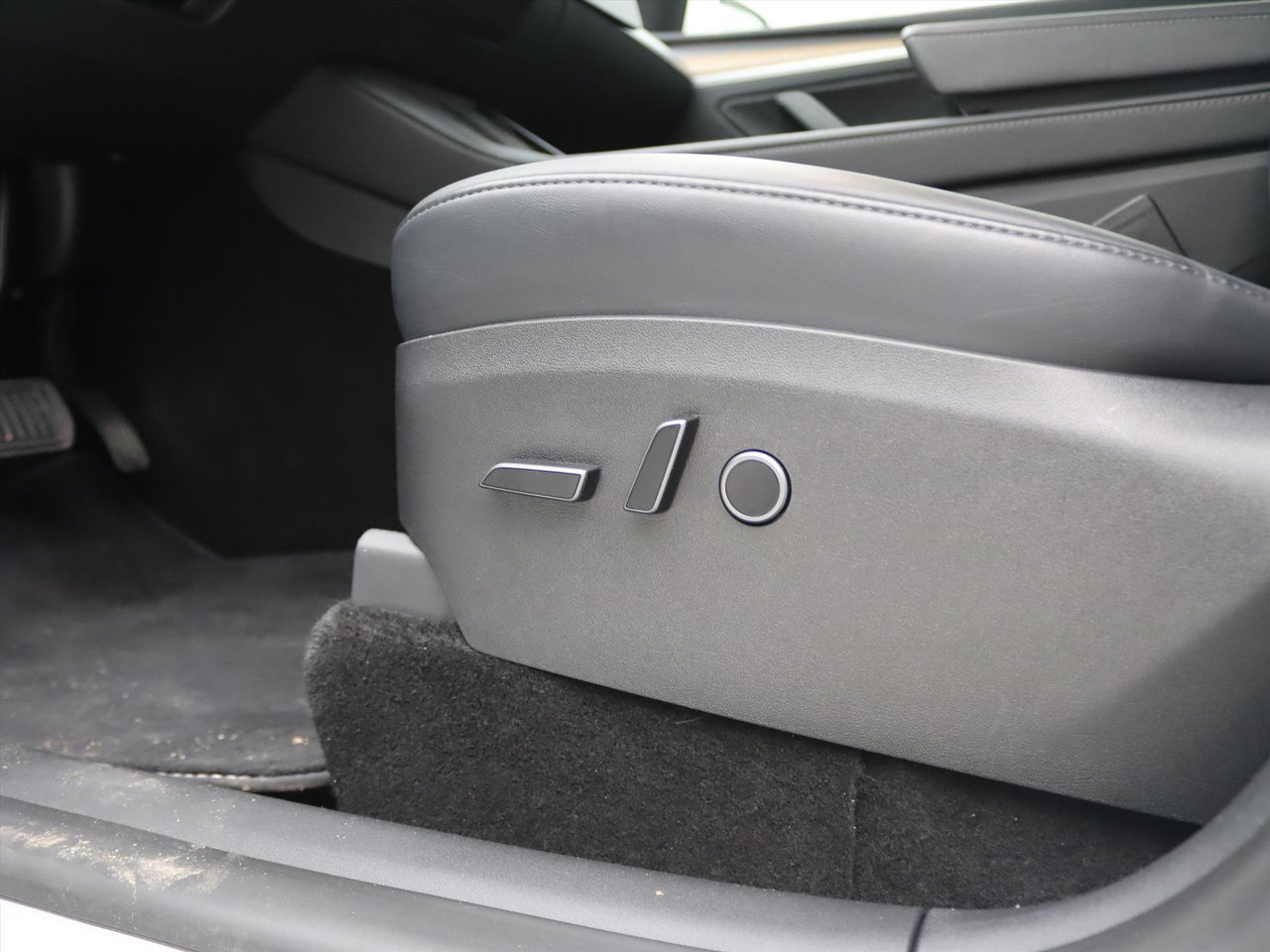 Tesla Model Y Long Range AWD 75kWh 351pk [ AMD RYZEN+AUTOPILOT+19 INCH+PREMIUM AUDIO ] 24