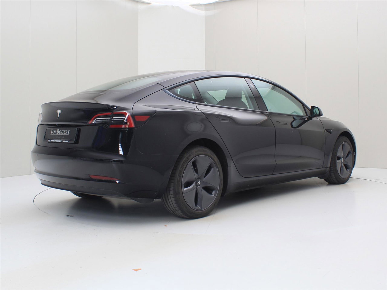Tesla Model 3 Model 3 Standard RWD Plus FACELIFT 93.7% SoH [ AMD RYZEN+LFP-ACCU+WARMTEPOMP+AUTOPILOT ]
