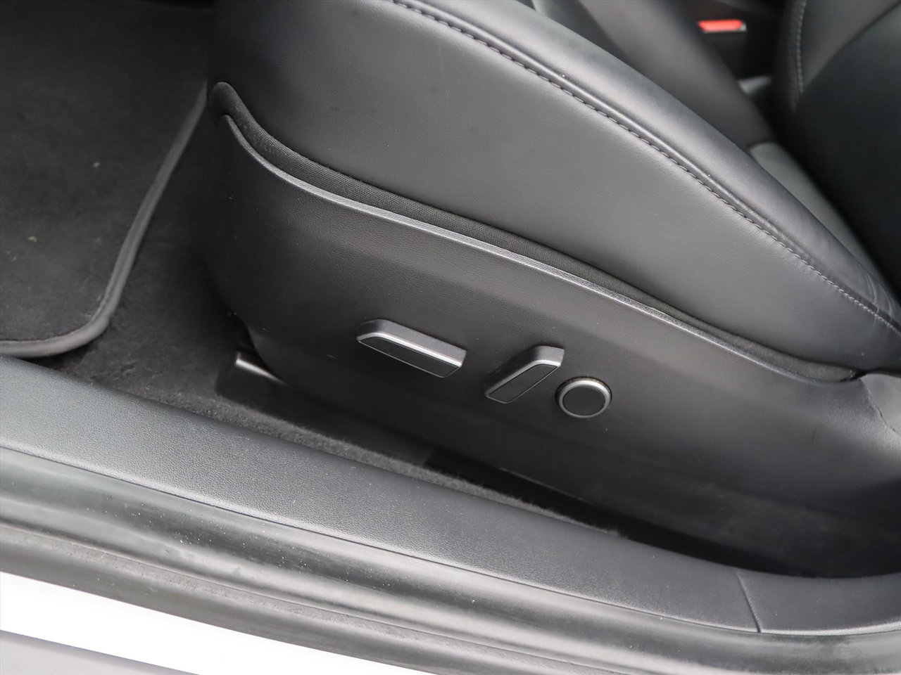 Tesla Model 3 Performance AWD 486pk 75 kWh FACELIFT [ AUTOPILOT+567KM WLTP+PREMIUM AUDIO ] 24