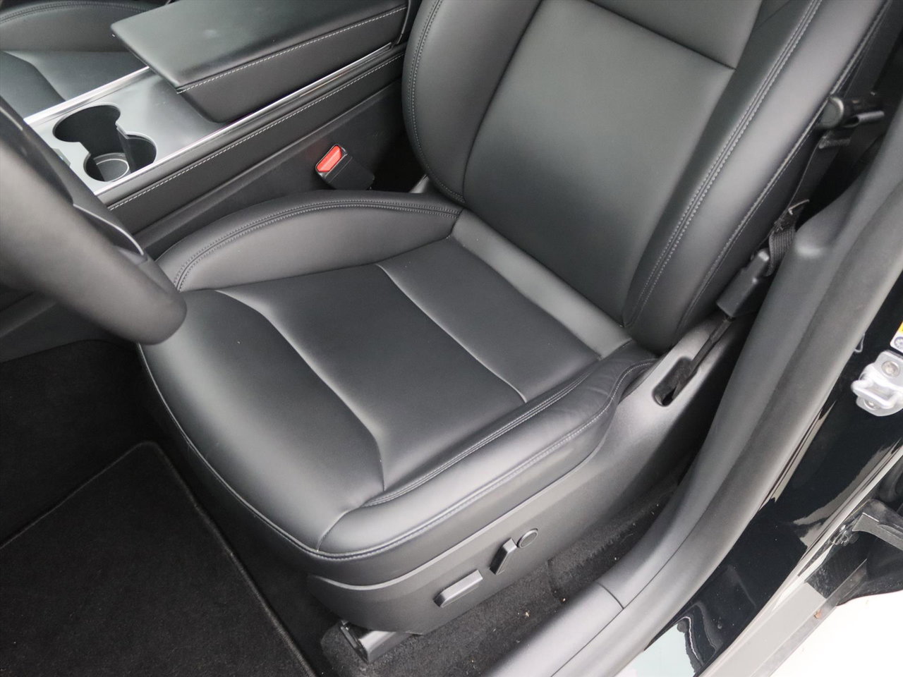 Tesla Model Y Long Range AWD 75kWh 351pk 94.7% SoH [ COCKPIT+AMD RYZEN+AUTOPILOT+19 INCH+PREMIUM AUDIO ] 17