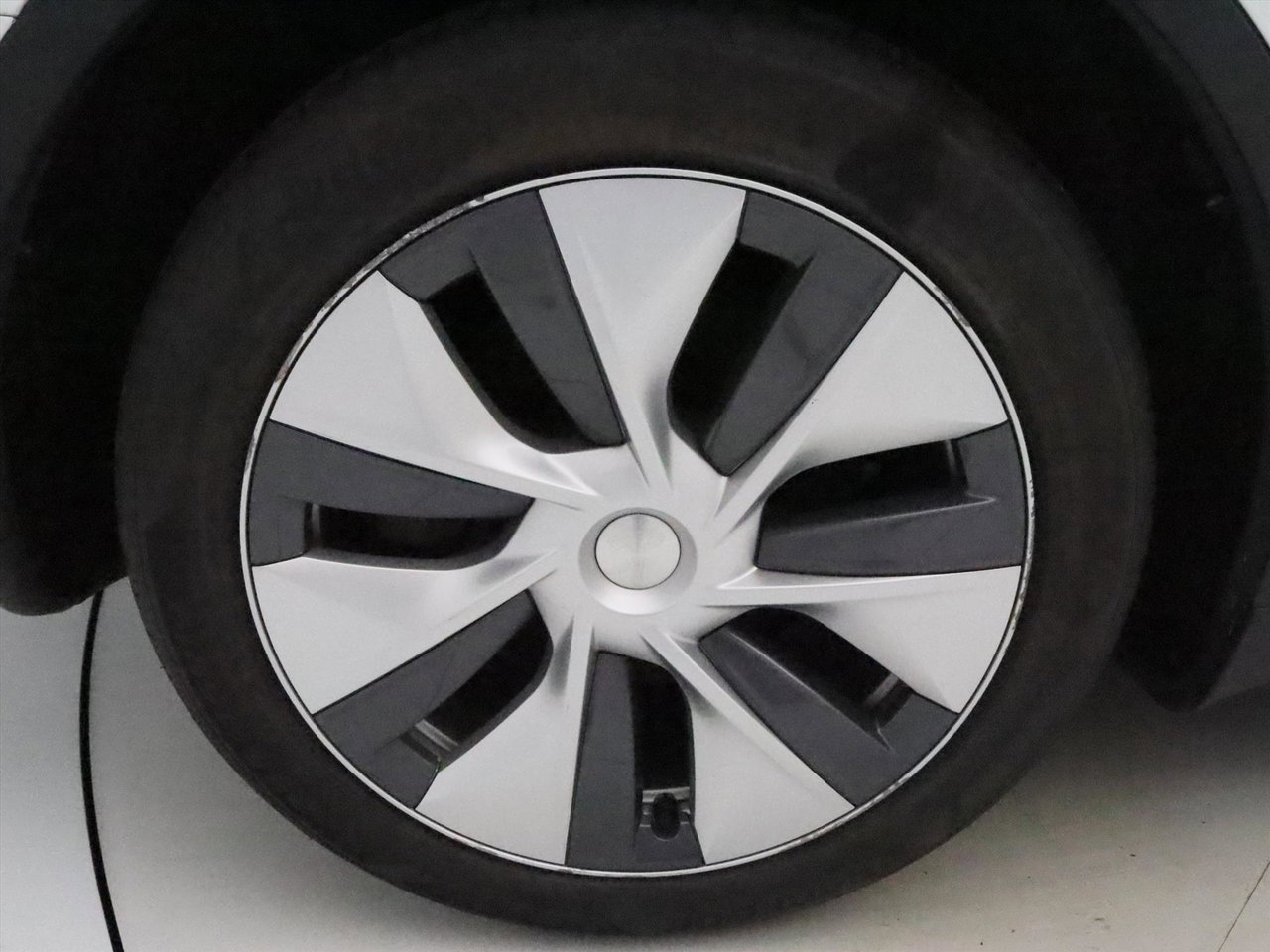 Tesla Model Y Long Range AWD 75kWh 351pk 94.4% SoH [ AMD RYZEN+AUTOPILOT+19 INCH+PREMIUM AUDIO ] 9