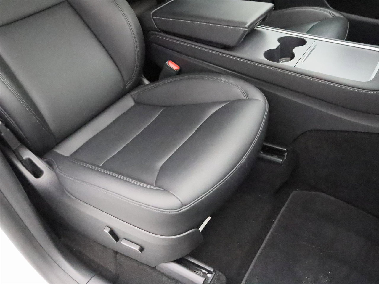 Tesla Model Y Long Range AWD 75kWh 351pk 94.4% SoH [ AMD RYZEN+AUTOPILOT+19 INCH+PREMIUM AUDIO ] 17