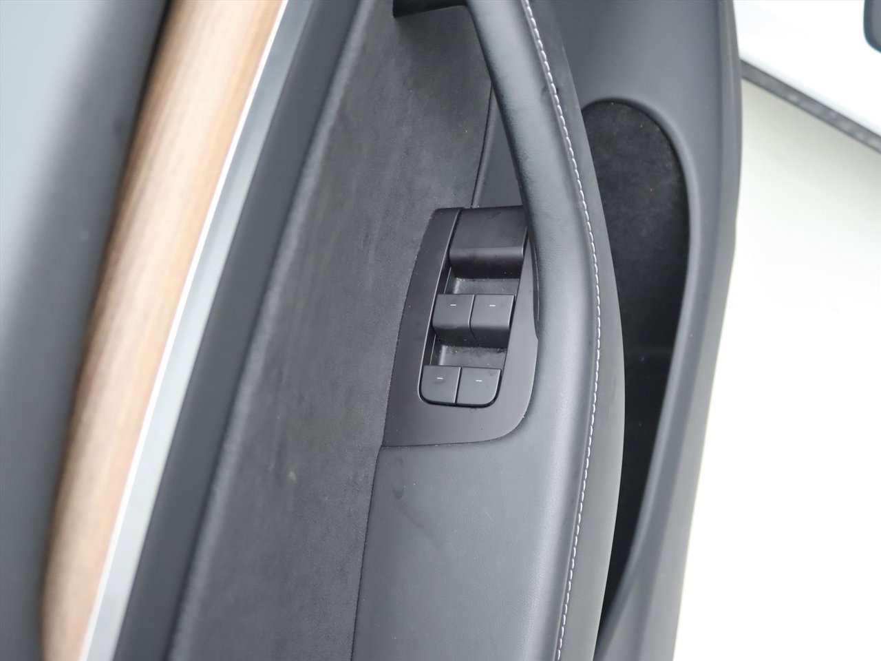 Tesla Model Y Long Range AWD 75kWh 351pk 93.8% SoH [ TREKHAAK+AMD RYZEN+AUTOPILOT+19 INCH+PREMIUM AUDIO ] 30