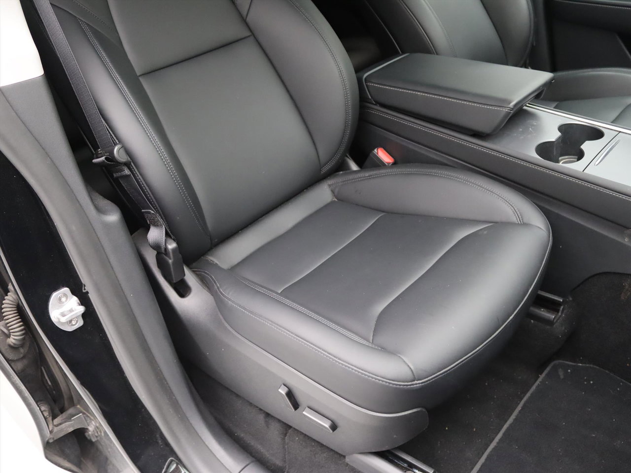Tesla Model Y Long Range AWD 75kWh 351pk 93.2% SoH [ TREKHAAK+AMD RYZEN+AUTOPILOT+19 INCH+PREMIUM AUDIO ] 17