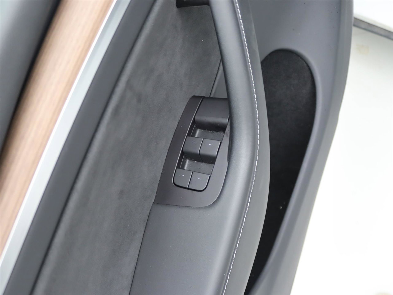 Tesla Model Y Long Range AWD 75kWh 351pk 93.8% SoH [ AMD RYZEN+AUTOPILOT+19 INCH+PREMIUM AUDIO ] 24