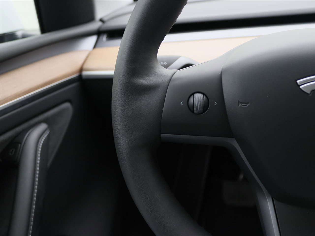 Tesla Model Y Long Range AWD 75kWh 351pk 93.8% SoH [ AMD RYZEN+AUTOPILOT+19 INCH+PREMIUM AUDIO ] 28