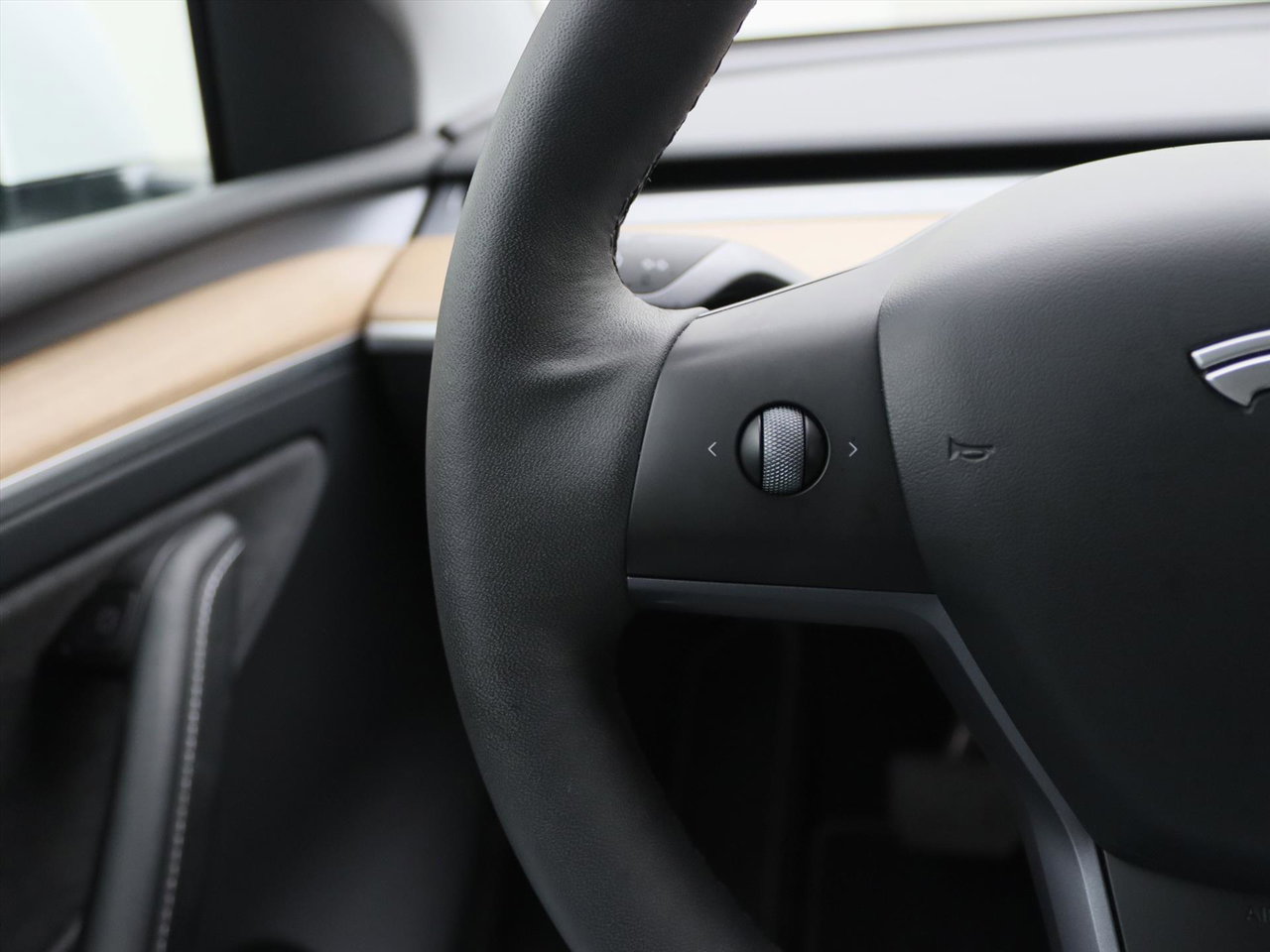 Tesla Model Y Long Range AWD 75kWh 351pk 92% SoH [ TREKHAAK+AMD RYZEN+AUTOPILOT+19 INCH+PREMIUM AUDIO ] 27