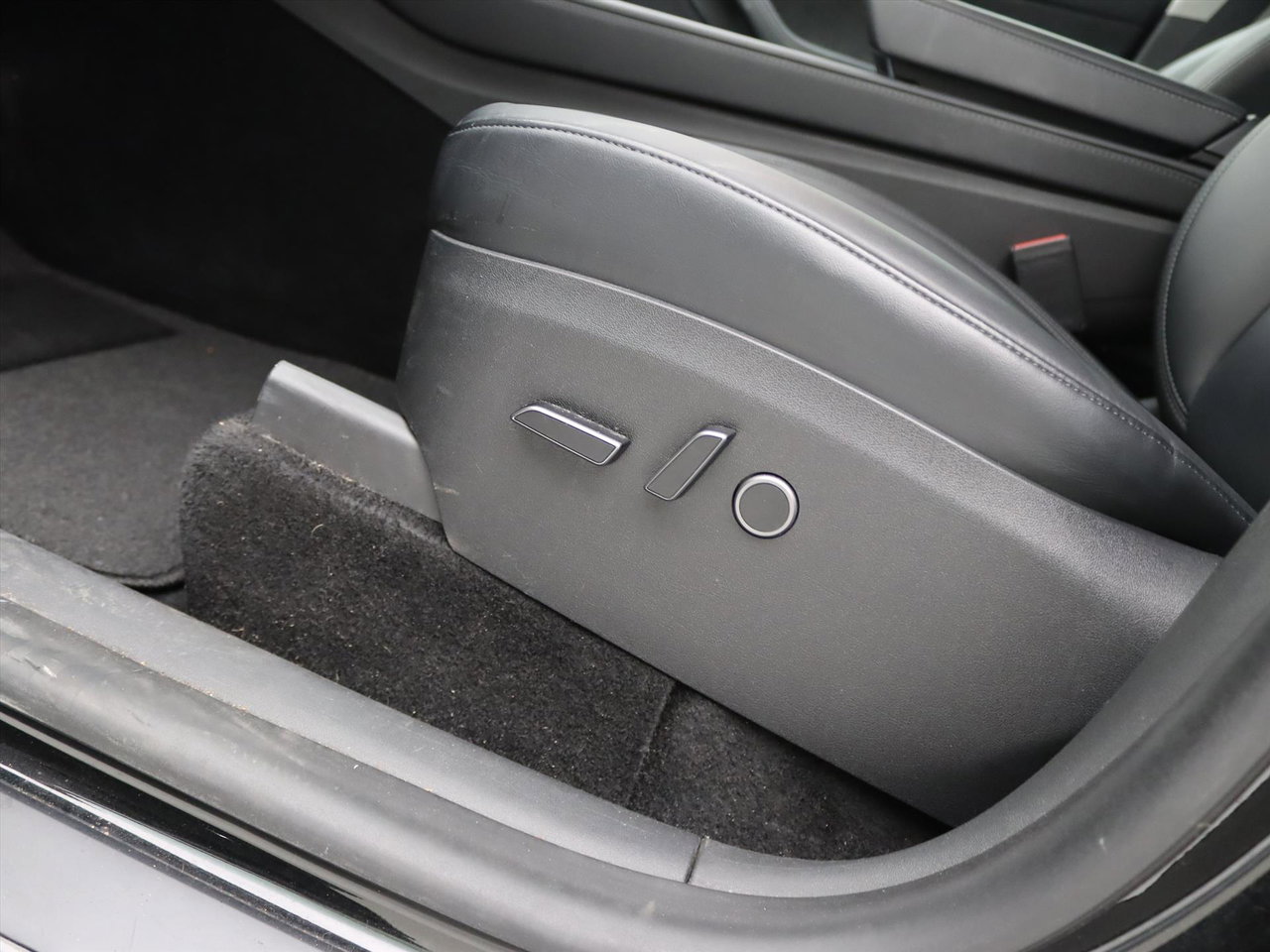 Tesla Model Y Long Range AWD 75kWh 351pk 93.5% SoH [ AMD RYZEN+AUTOPILOT+19 INCH+PREMIUM AUDIO ] 18