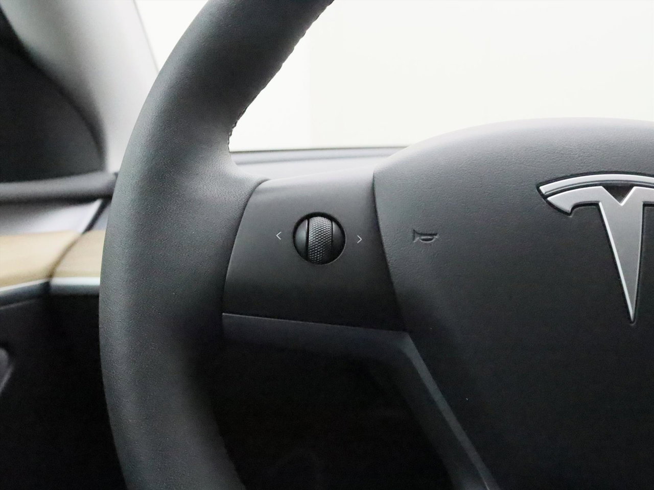 Tesla Model Y Standard RWD Plus 299pk 95.1% SoH [ AMD RYZEN+LFP+AUTOPILOT+19 INCH+PREMIUM AUDIO ] 19