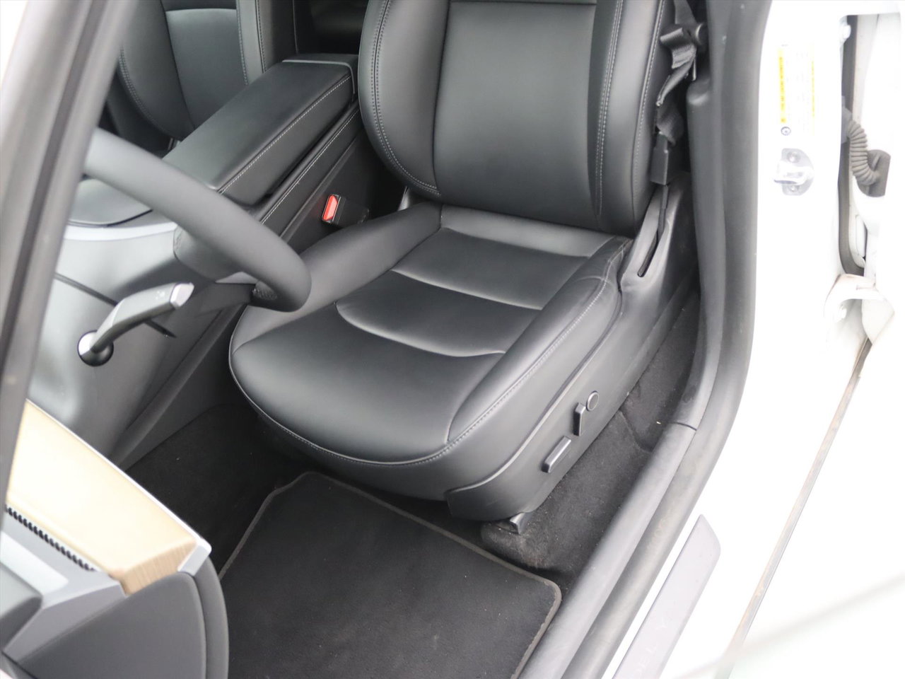 Tesla Model Y Standard RWD Plus 299pk 93.8% SoH [ AMD RYZEN+AUTOPILOT+19 INCH+PREMIUM AUDIO ] 26