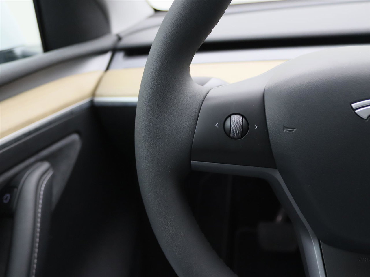 Tesla Model Y Standard RWD Plus 299pk 93.8% SoH [ AMD RYZEN+AUTOPILOT+19 INCH+PREMIUM AUDIO ] 28