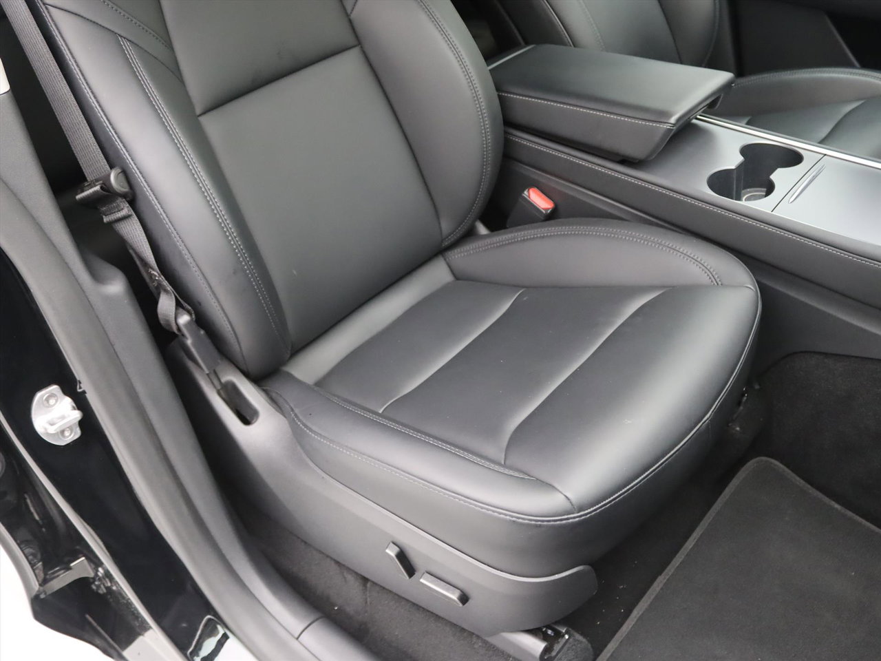 Tesla Model Y Long Range AWD 75kWh 351pk 93% SoH [ TREKHAAK+AMD RYZEN+AUTOPILOT+19 INCH+PREMIUM AUDIO ] 21