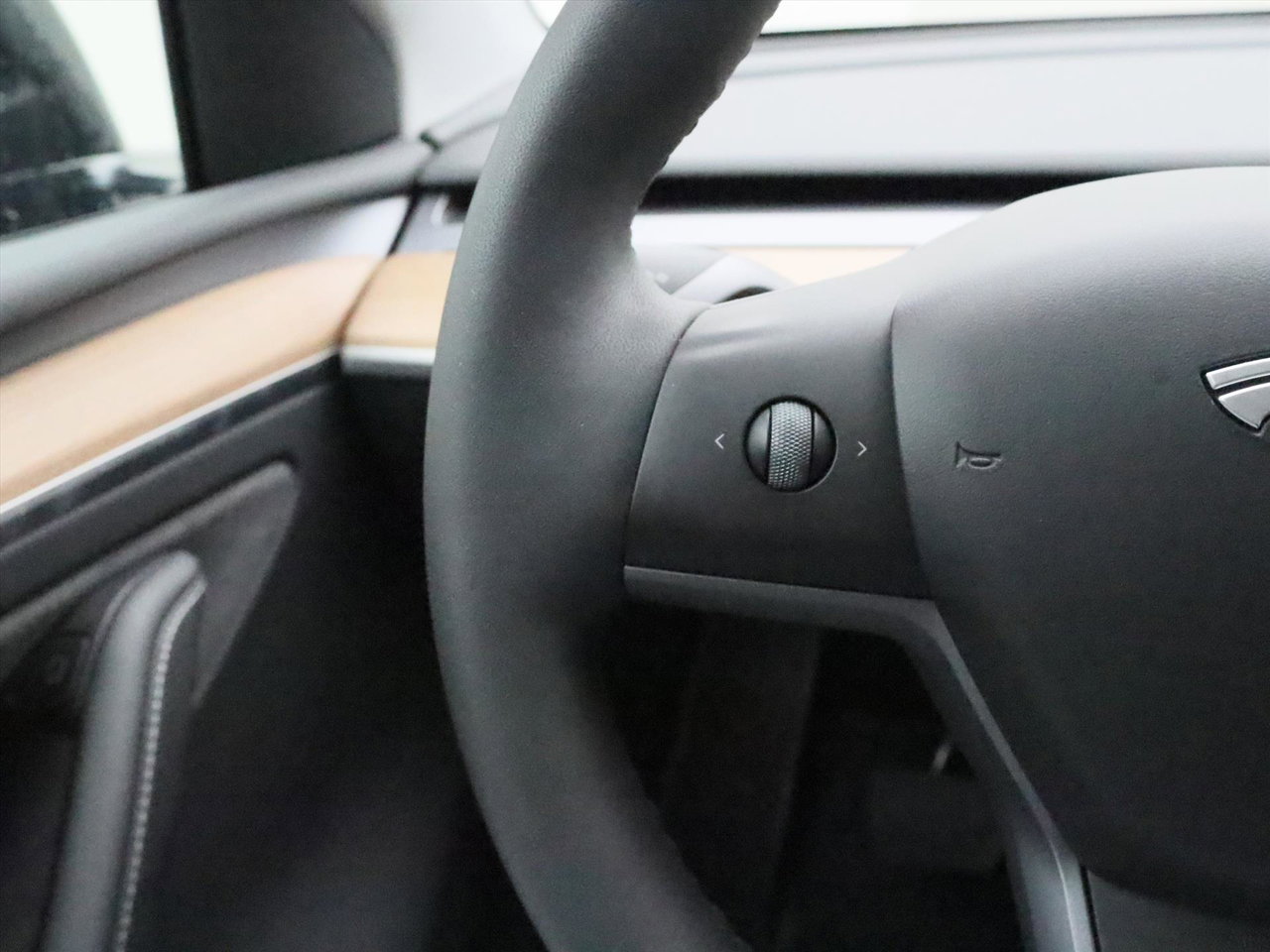 Tesla Model Y Long Range AWD 75kWh 351pk 93% SoH [ TREKHAAK+AMD RYZEN+AUTOPILOT+19 INCH+PREMIUM AUDIO ] 30