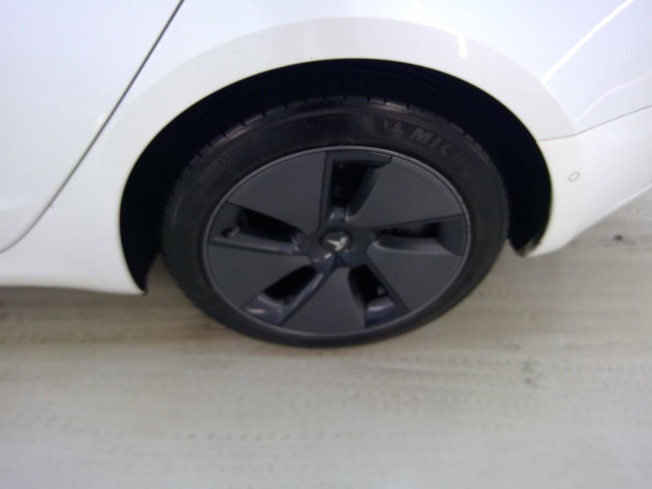 Tesla Model 3 Standard RWD Plus 89% SoH FACELIFT [ LFP-ACCU+AUTOPILOT+60 kWh+PREMIUM AUDIO ] 13