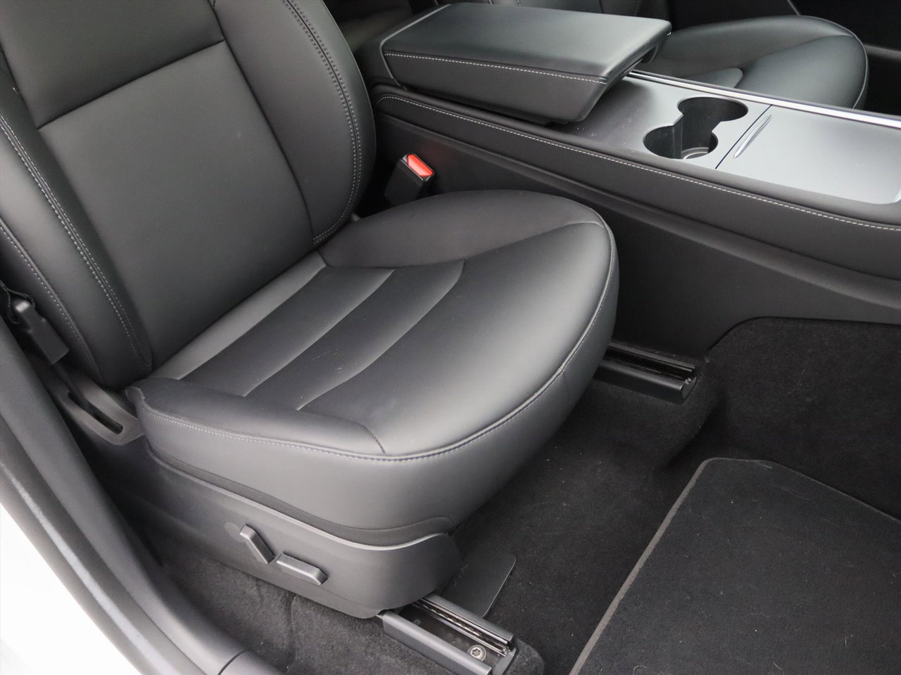 Tesla Model Y Standard RWD Plus 95.2% SoH [ AMD RYZEN+AUTOPILOT+19 INCH+PREMIUM AUDIO ] 13