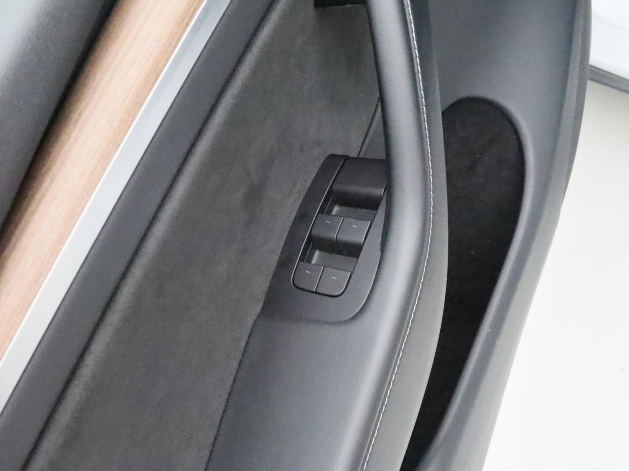 Tesla Model Y Long Range AWD 75kWh 351pk 92.2% SoH [ AMD RYZEN+AUTOPILOT+19 INCH+PREMIUM AUDIO ] 26