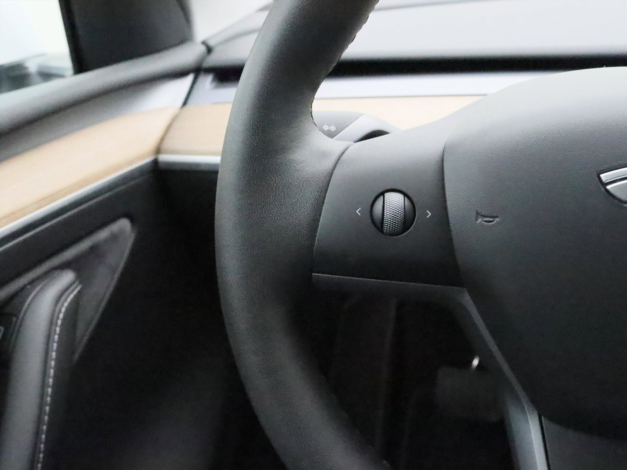 Tesla Model Y Long Range AWD 75kWh 351pk [ AMD RYZEN+AUTOPILOT+19 INCH+PREMIUM AUDIO ] 27