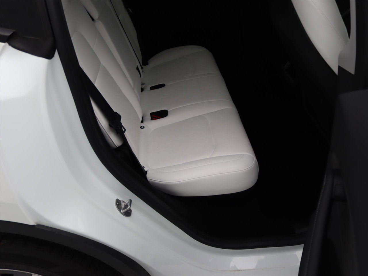 Tesla Model Y Long Range AWD 75kWh 351pk 94.5% SoH [ WIT LEDER+AMD RYZEN+AUTOPILOT+19 INCH+PREMIUM AUDIO ] 16