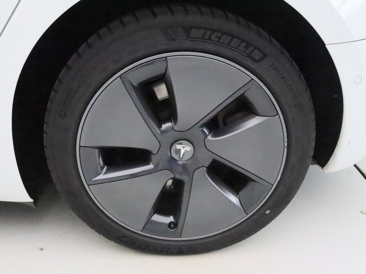 Tesla Model 3 Standard RWD Plus FACELIFT 90,3% SoH [ LFP-ACCU+WARMTEPOMP+AUTOPILOT+60 kWh+PREMIUM AUDIO ] 16