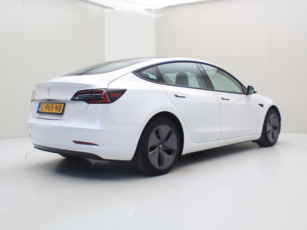 Tesla Model 3 Standard RWD Plus FACELIFT 90,3% SoH [ LFP-ACCU+WARMTEPOMP+AUTOPILOT+60 kWh+PREMIUM AUDIO ] 3